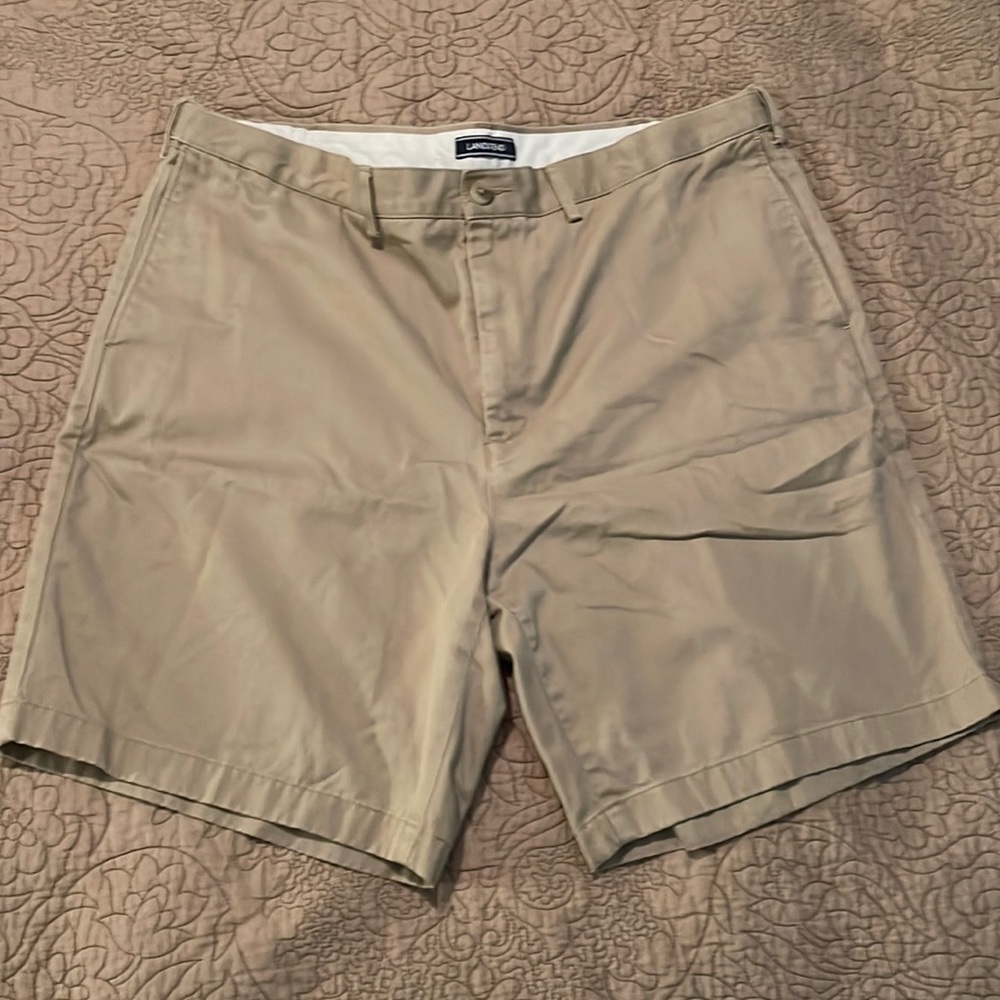 Lands’ End Men’s Khaki Shorts. Size 40.